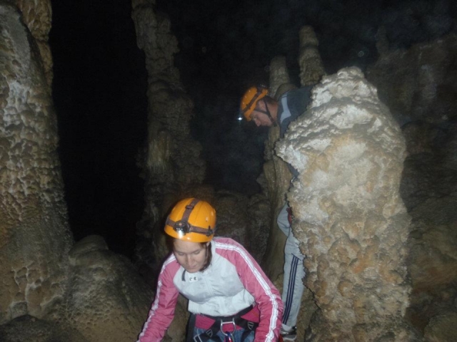 Paseando entre formaciones rocosas